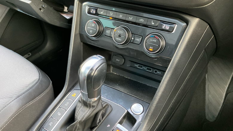 Volkswagen Tiguan 2.0 TDi 150 R-Line 5dr DSG Diesel Estate